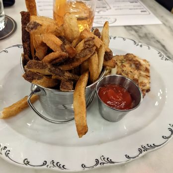 Loch Bar - Crab cake with french fries - Seafood Near Me - Houston, Texas Loch Bar - Crab cake with french fries - Seafood Near Me - Houston, Texas