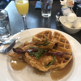 Chicago Waffles - Bacon & Chicken Waffle - Breakfast & Brunch Near Me - Chicago, Illinois