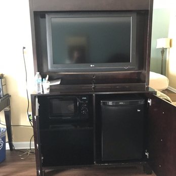 Marina Village Inn - Tv, microwave, and a mini fridge. - Hotels Near Me - Alameda, California Marina Village Inn - Tv, microwave, and a mini fridge. - Hotels Near Me - Alameda, California