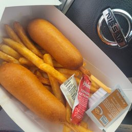young lady who brought out my food was sweet. My food was piping hot. Fries crispy on the outside and succulent in the middle. young lady who brought out my food was sweet. My food was piping hot. Fries crispy on the outside and succulent in the middle.
