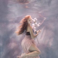 Beth Genengels Photography - Underwater photography. Make your senior images stand out from the rest!