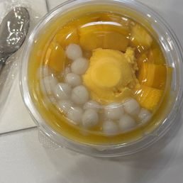 A4. Mango Juice Rice Ball with Ice Cream / 小丸子多芒雪山撈