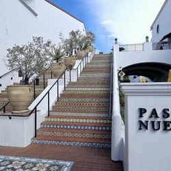 Paseo Nuevo Shopping Center - Stairs