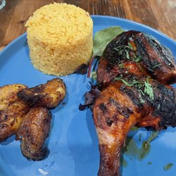 Izlas Latin Cuisine - Pollo limon mantequilla