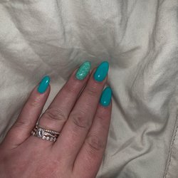 Coulures Nails Spa - Shellac with fill $45