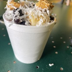 Keva Juice - Acai bowl with honey, coconut and peanut butter