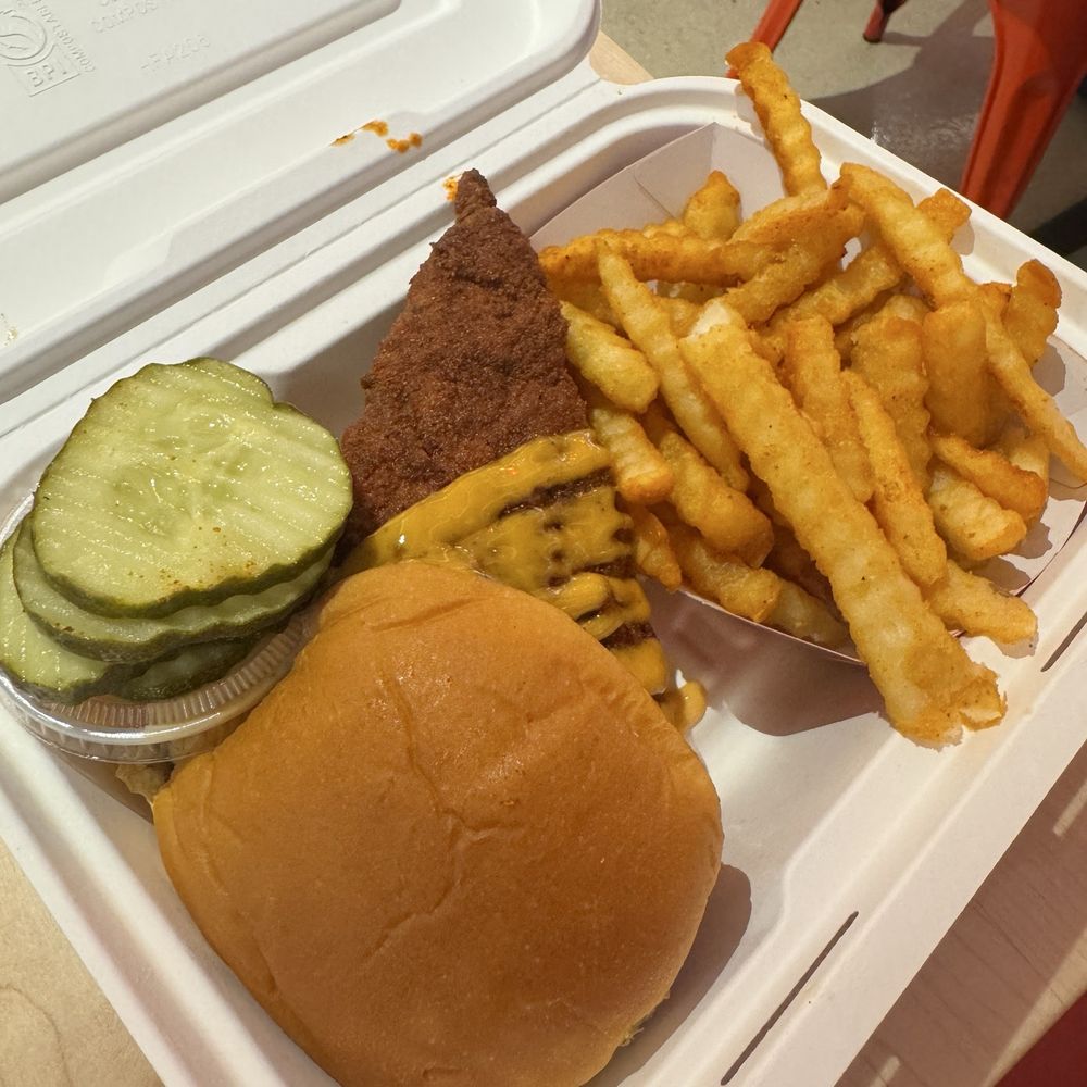 Dave's Hot Chicken - Chicken Shop Near Me - Fairfax, Virginia Dave's Hot Chicken - Chicken Shop Near Me - Fairfax, Virginia