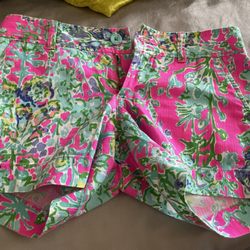 Classy Closet - Scored a vintage pair of Lilly Pulitzer shorts at Classy Closet.