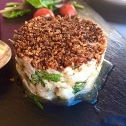 Da Passano - Tartare de loup / crumble de noisettes et gingembre (21€)