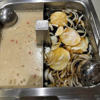 Haidilao Hotpot - Richmond - Chinese Near Me - Richmond, British Columbia