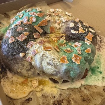 Sunflower Oven - King Cake - Bakeries Near Me - Jackson, Mississippi