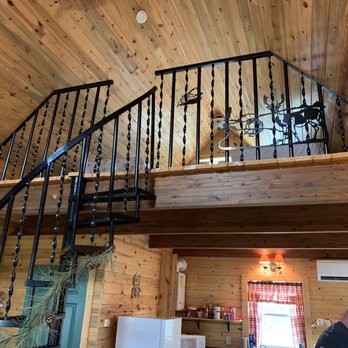 Greyhouse Inn Bed & Breakfast - Hotels Near Me - Salmon, Idaho