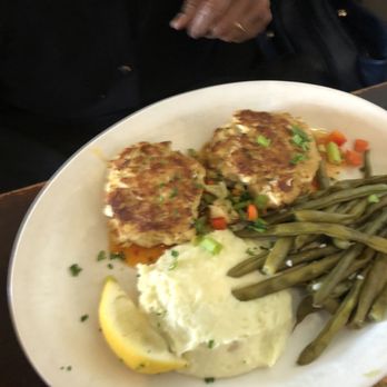 Capers - Crab cakes with mashed potatoes and green beans - Bars Near Me - Kennesaw, Georgia
