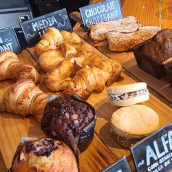 Cachito Coffee And Bakery
