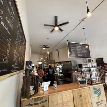 Honeycomb Cafe - Coffee & Tea Near Me - Boston, Massachusetts