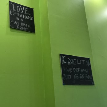 Carmen's Ice Cream Parlor - Decor. - Ice Cream & Frozen Yogurt Near Me - Winter Haven, Florida