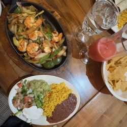 La Lomita - Shrimp Fajitas