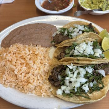 Mara's Grill - 3 Tacos de Carne Asada - Mexican Near Me - Milwaukee, Wisconsin