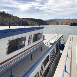 Lake Billy Chinook Houseboats - "14 person" (really 8) 55' Houseboats.