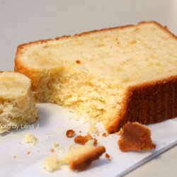 LA SAISON Bakery - Madagascar vanilla bean pound cake ($4.80) - good (very vanilla-y and dense) but quite pricey