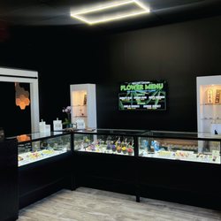 Canna Flora - Canna Flora offers a variety of cannabis products for legal adult use. Packaged Flower, Prerolls, Edibles & Vapes. Functional glassworks.