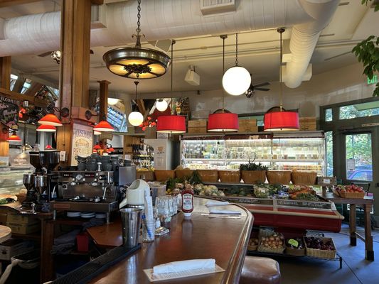 Tutu's Food and Drink by null