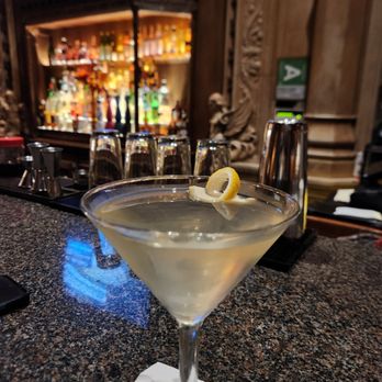 Gallery Bar & Grill - Classic Martini. - Cocktail Bars Near Me - Los Angeles, California
