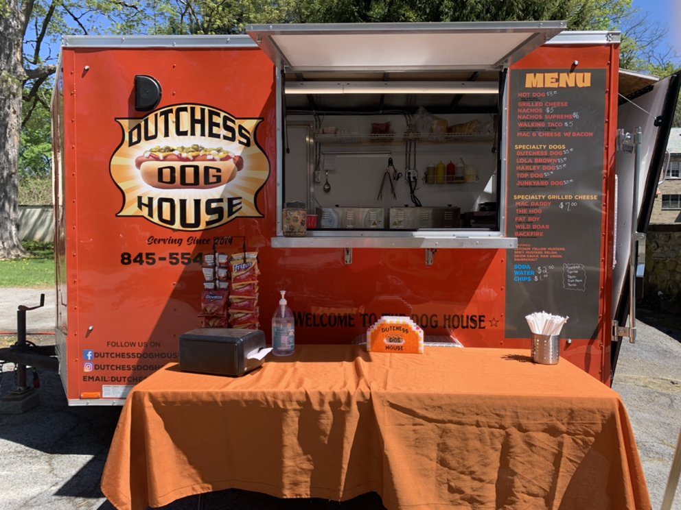Dutchess Dog House Logo