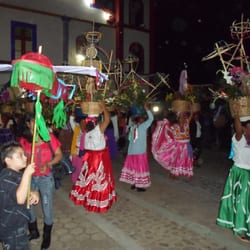 Calenda de Valdeflores - Quema de canastas frente a la iglesia de los remedios.