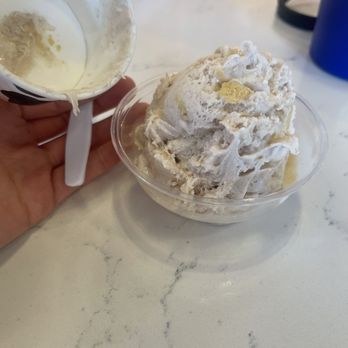Petersen's Ice Cream & Cafe - One scoop of carrot cake! MASSIVE - Desserts Near Me - Gilbert, Arizona Petersen's Ice Cream & Cafe - One scoop of carrot cake! MASSIVE - Desserts Near Me - Gilbert, Arizona