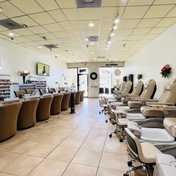 Diamond Nails & Day Spa - Inside Diamond nail spa - Nail Salons Near Me - Kissimmee, Florida Diamond Nails & Day Spa - Inside Diamond nail spa - Nail Salons Near Me - Kissimmee, Florida