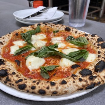 3 Sons Brewing - Pizza - Breweries Near Me - Dania Beach, Florida