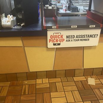 KFC - Making food with no gloves, or hand washing - Fast Food Near Me - Aberdeen, Maryland