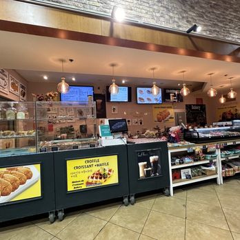 Maison De Croissant - Store front - Bakeries Near Me - Irvine, California
