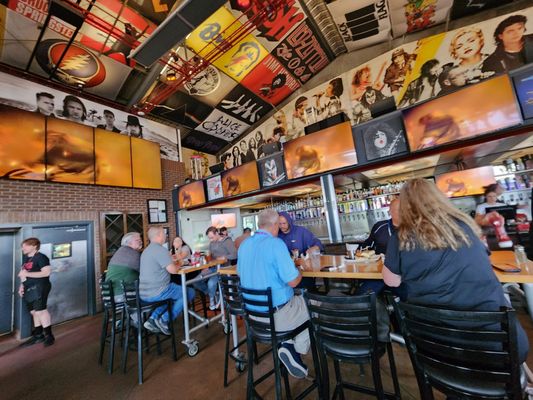 Rock & Brews by null