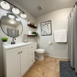 Buddy's Ranch - Modern Bathrooms