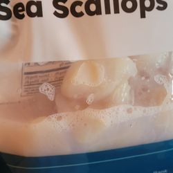 Butcher Box - Warm foamy scallops, not safe due to dry ice melting over 6 day shipping.