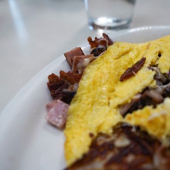 Half Day Cafe - Create Your Own Omelette or Scramble-Style - Breakfast & Brunch Near Me - Kentfield, California