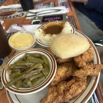 Cotham's In the City - Tender plate with Green Beans and Mashed Potatoes - Sandwiches Near Me - Little Rock, Arkansas Cotham's In the City - Tender plate with Green Beans and Mashed Potatoes - Sandwiches Near Me - Little Rock, Arkansas