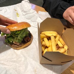 Holy Cow Burger - Bacon avocado beef menu