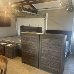 Barlow's Furniture