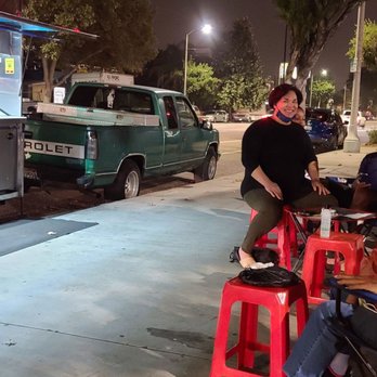 Tacos Tigre - Enjoying delicious food with the family at Tacos del Tigre - Food Trucks Near Me - Los Angeles, California Tacos Tigre - Enjoying delicious food with the family at Tacos del Tigre - Food Trucks Near Me - Los Angeles, California