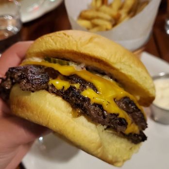 Armitage Alehouse - Wagyu Cheesburger-Pub Style - Pubs Near Me - Chicago, Illinois Armitage Alehouse - Wagyu Cheesburger-Pub Style - Pubs Near Me - Chicago, Illinois