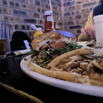 Jackson Ave Pub - Burgers Near Me - Naperville, Illinois