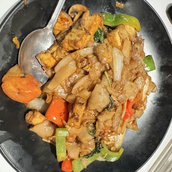 Thai Siri Restaurant - Pad Kee Mao - Thai Near Me - Streamwood, Illinois