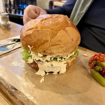 Doctors' Bar - Louisiana Burger - Gastropubs Near Me - Wrocław, DS