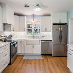 Stocksdale Custom Services - Gorgeous lake house kitchen installed just in time for summer!