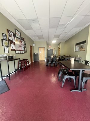 QS TIPS AND WINGS BBQ by null