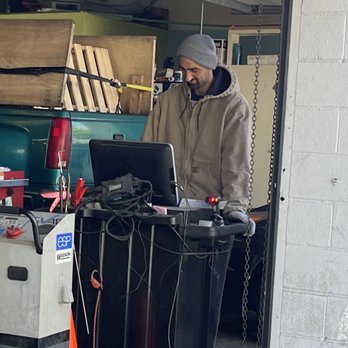 7 Days A Week Smog Test - Less than friendly service right here -- if you're the owner, reconsider this one. He is costing you. - Smog Check Stations Near Me - Berkeley, California