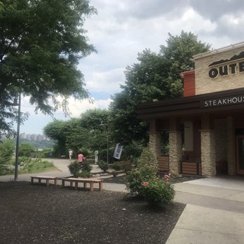 Outback Steakhouse - Steakhouses Near Me - Edgewater, New Jersey